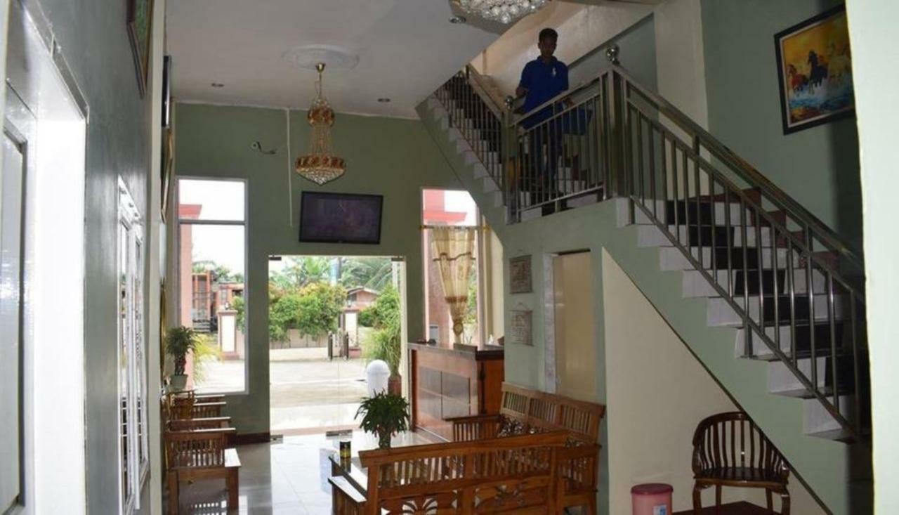 Hotel Grand Family Sungairampah Экстерьер фото
